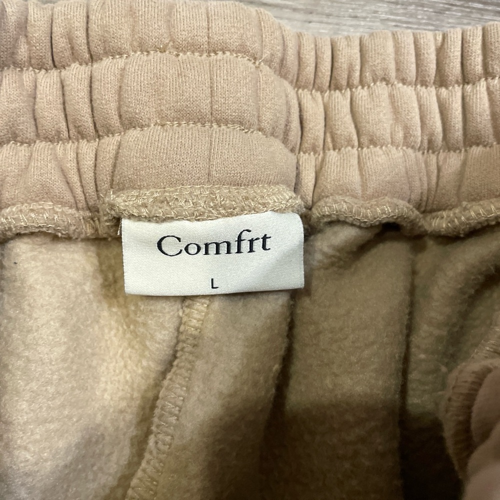 Tan comfrt sweatpants - Picture 3 of 3